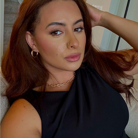 Meet your Posher, Paulina - Picture 1 of 1